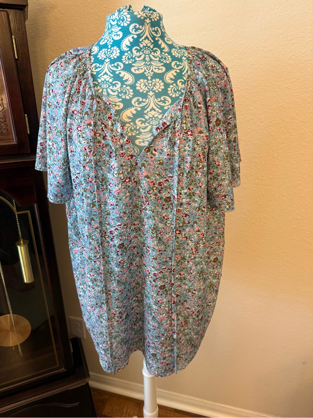 FA Floral V-Neck Flutter Sleeve Top in Light Blue